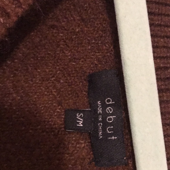 Argyle print V-neck sweater vest, 3 shades of brown, size small to medium - Picture 2 of 3